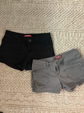 Unionbay Women’s Mid-Rise Black and Gray Denim Shorts lot